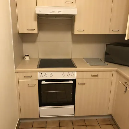 Vue Et Grande Terrasse Ensoleillee מונטרה